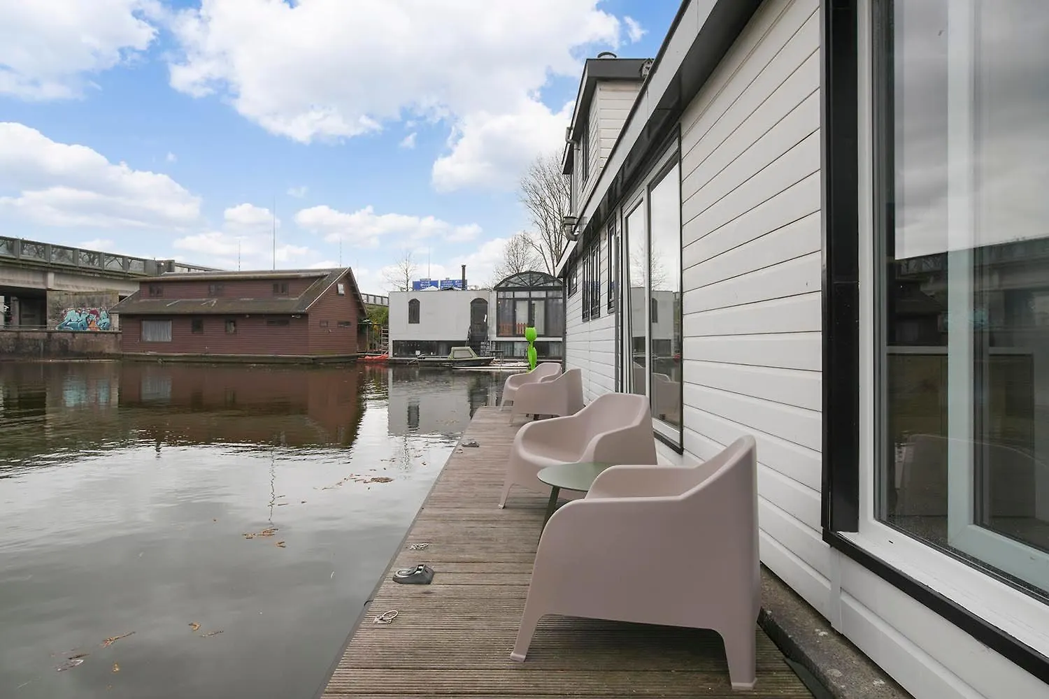 Houseboat The New Lake - Nieuwe Meer Amsterdam Nederland