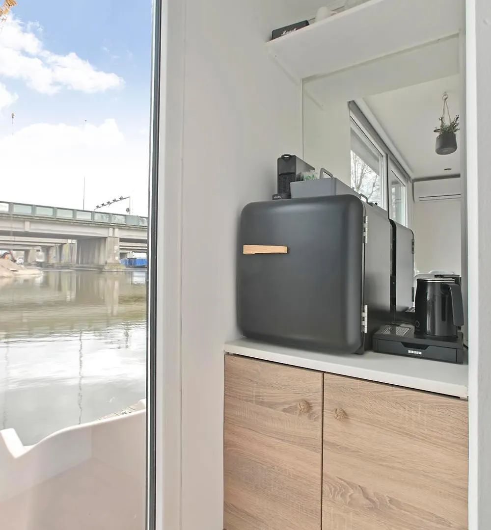 Houseboat The New Lake - Nieuwe Meer Amsterdam 0*,  Nederland