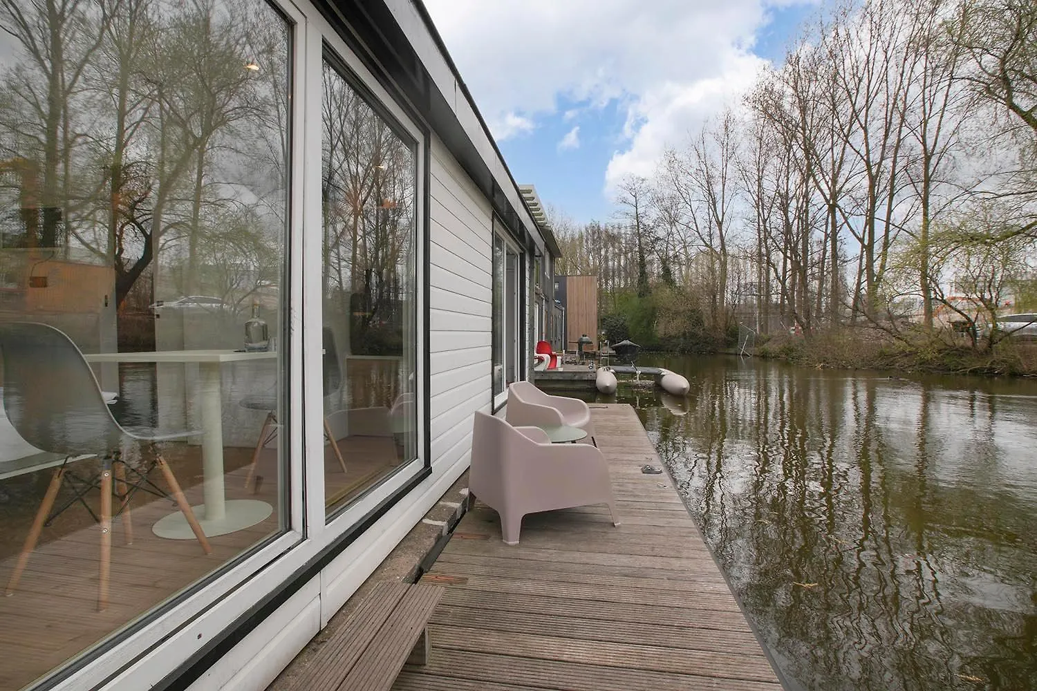 Houseboat The New Lake - Nieuwe Meer Amsterdam Nederland
