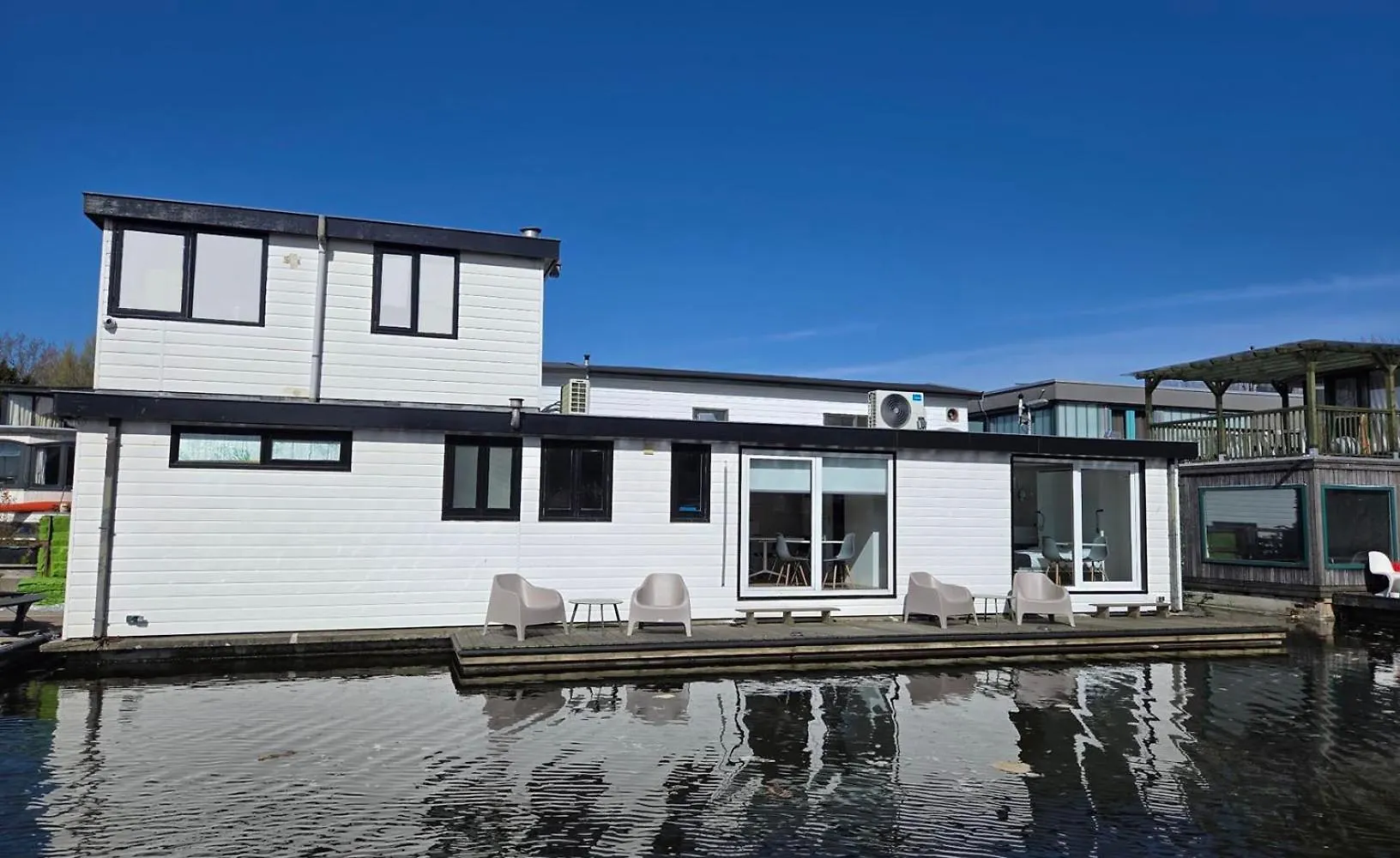 Houseboat The New Lake - Nieuwe Meer Amsterdam