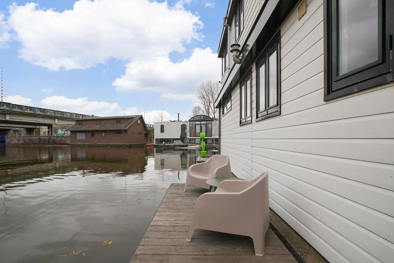 Houseboat The New Lake - Nieuwe Meer Amsterdam Bed & Breakfast